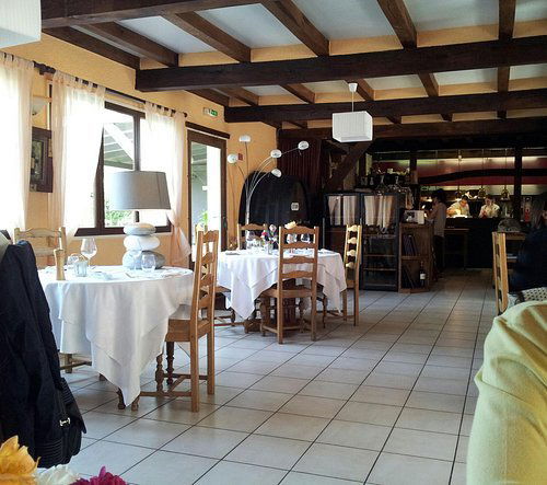 Auberge des Ris restaurant in Vallon-en-Sully