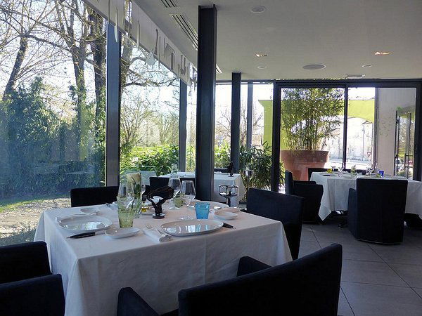 La Table du Fleuve, Restaurant in Bourg-Charente