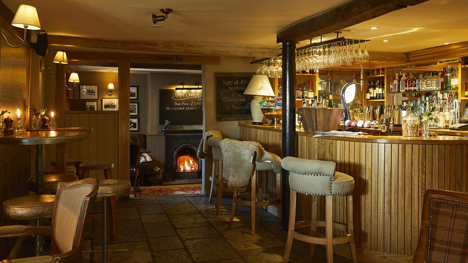 Duncombe Arms restaurant in Ellastone, United Kingdom