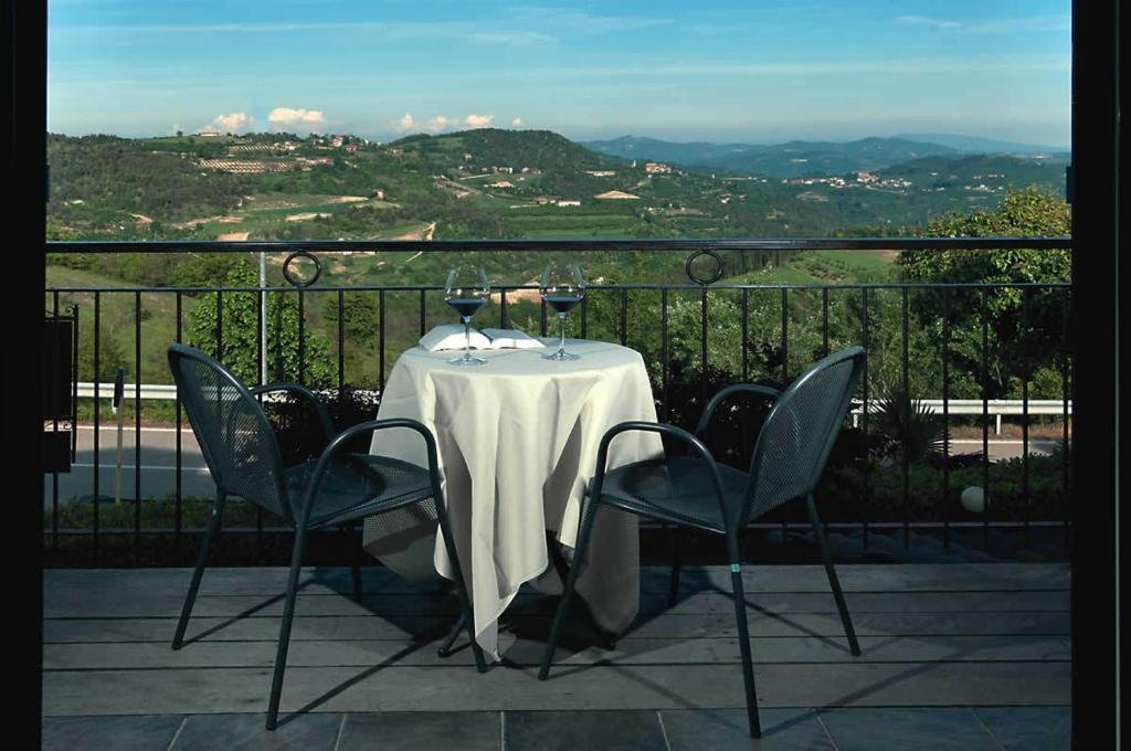Trattoria del Bivio, Restaurant in Cerretto Langhe