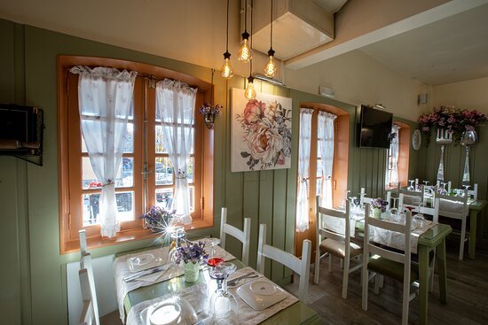 Maxi restaurant in Vico Equense, Italy