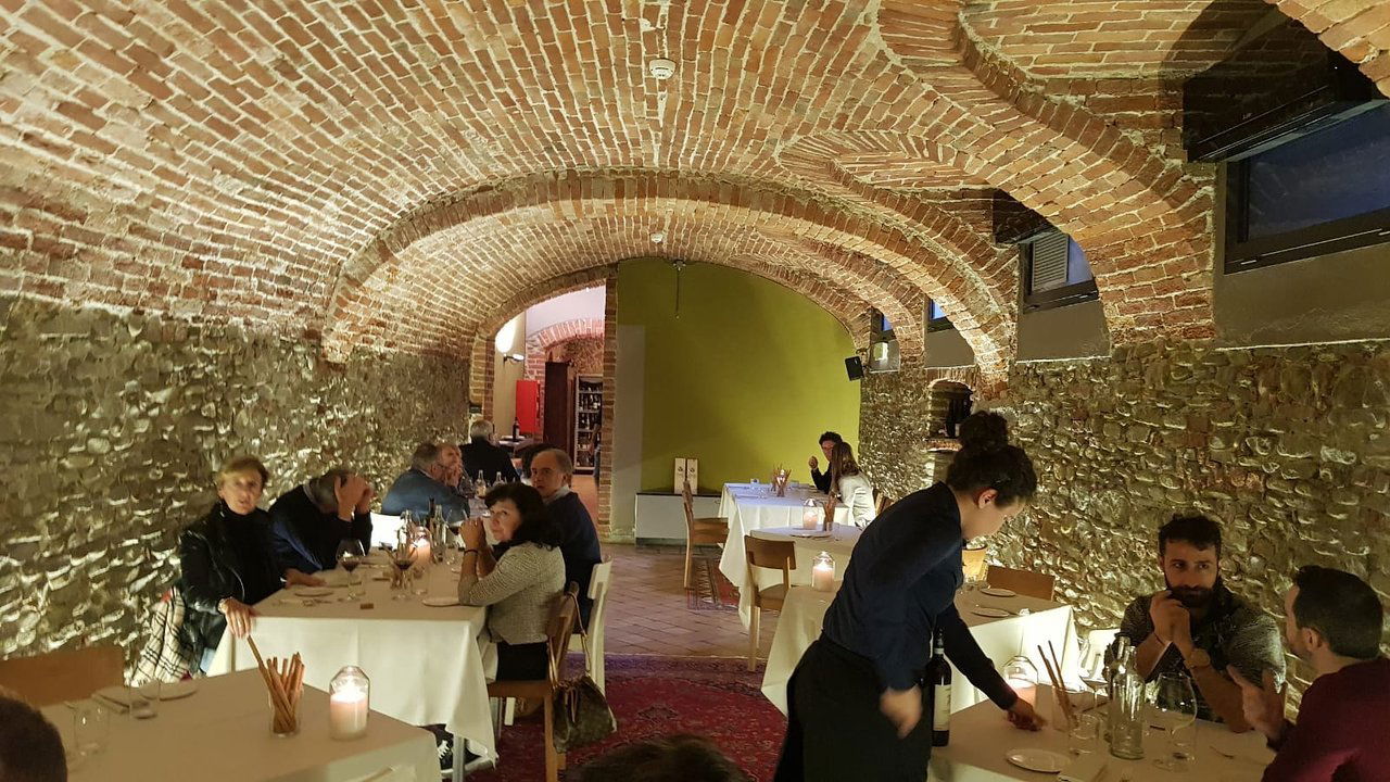 Enoclub, Restaurant in Alba