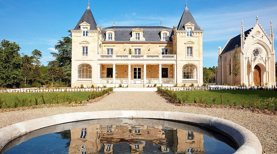 Château Léognan hotel in Léognan, France