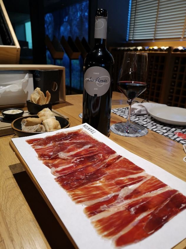 Txanton, Restaurant in Manilla