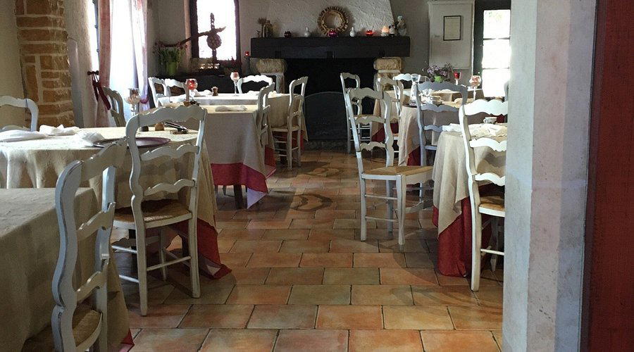 L'Auberge du Pas de Vent restaurant in Pouillon