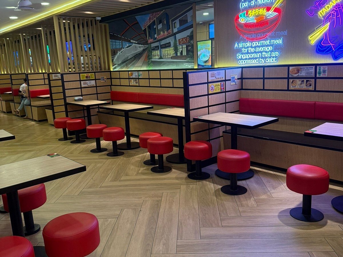 Ah Heng Curry Chicken Bee Hoon restaurant in Singapore, Singapore