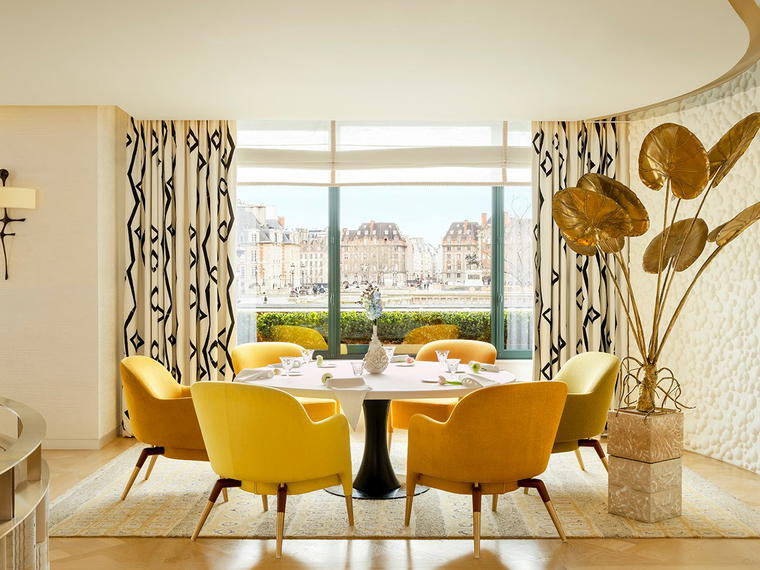 Blanc, Paris, France