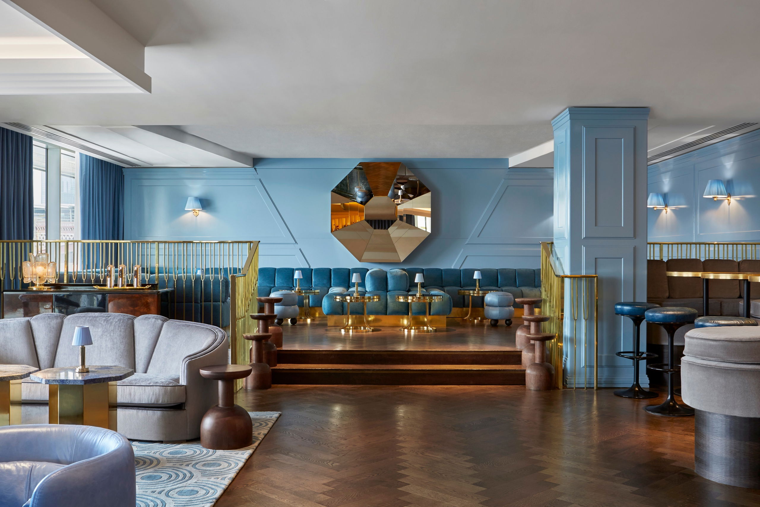 Lyaness, Bar in London