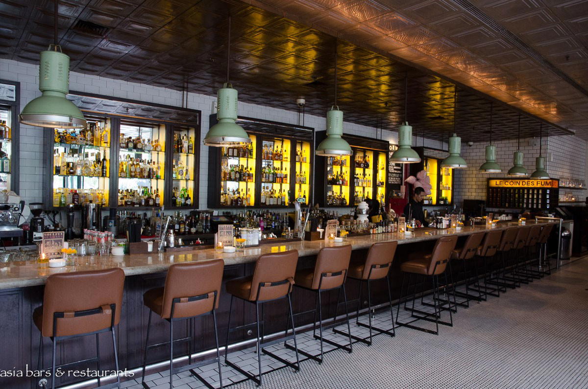 Loewy bar in Jakarta