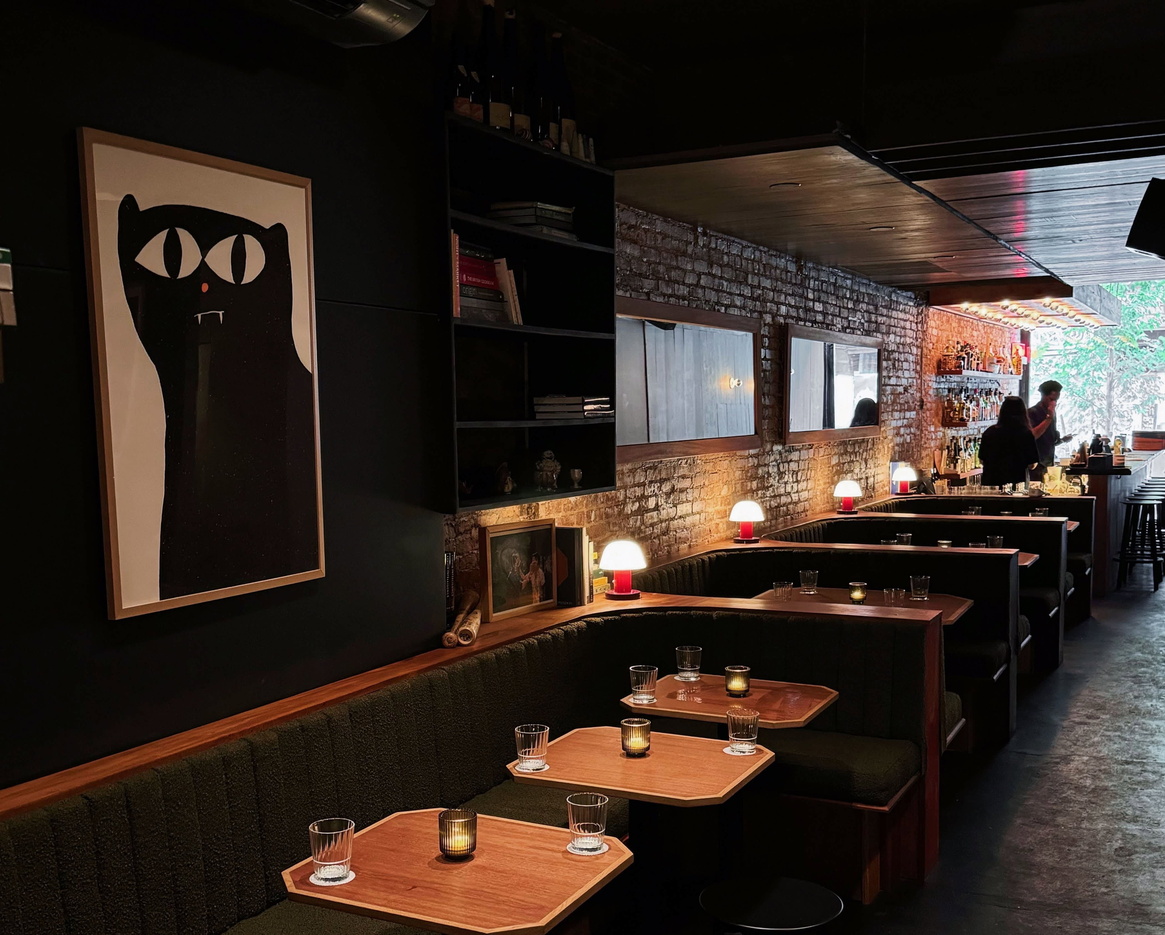 Bar Contra bar in New York City, United States