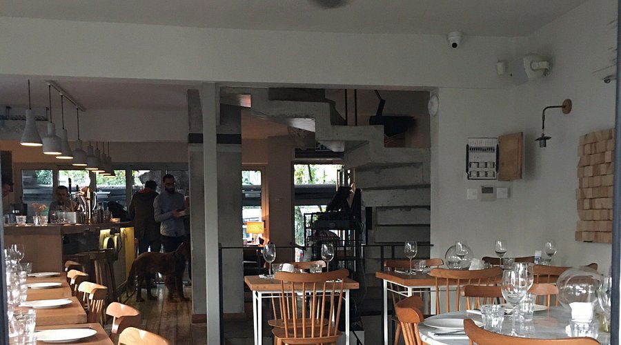 Apartıman Yeniköy restaurant in Istanbul, Turkey