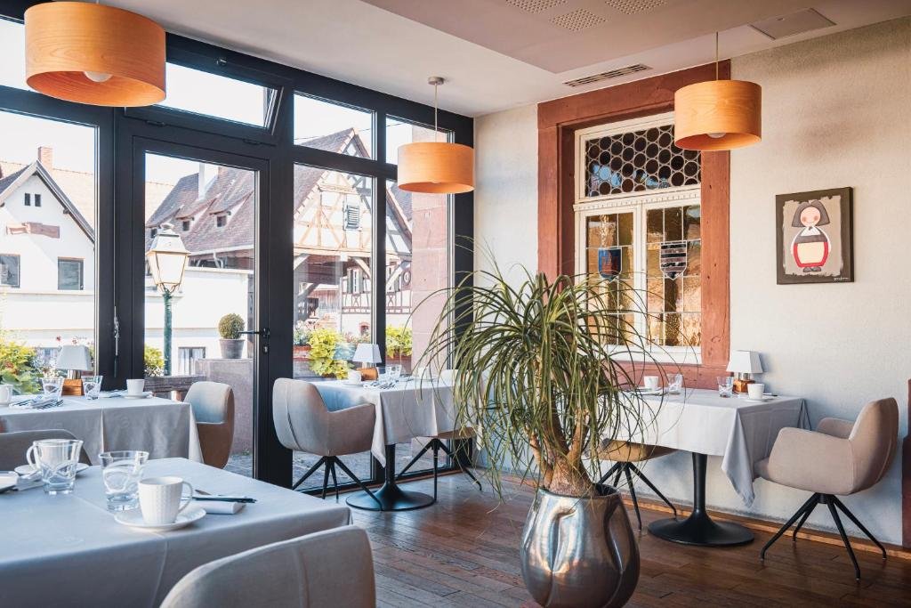 Auberge du Cheval Blanc, Restaurant in Climbach