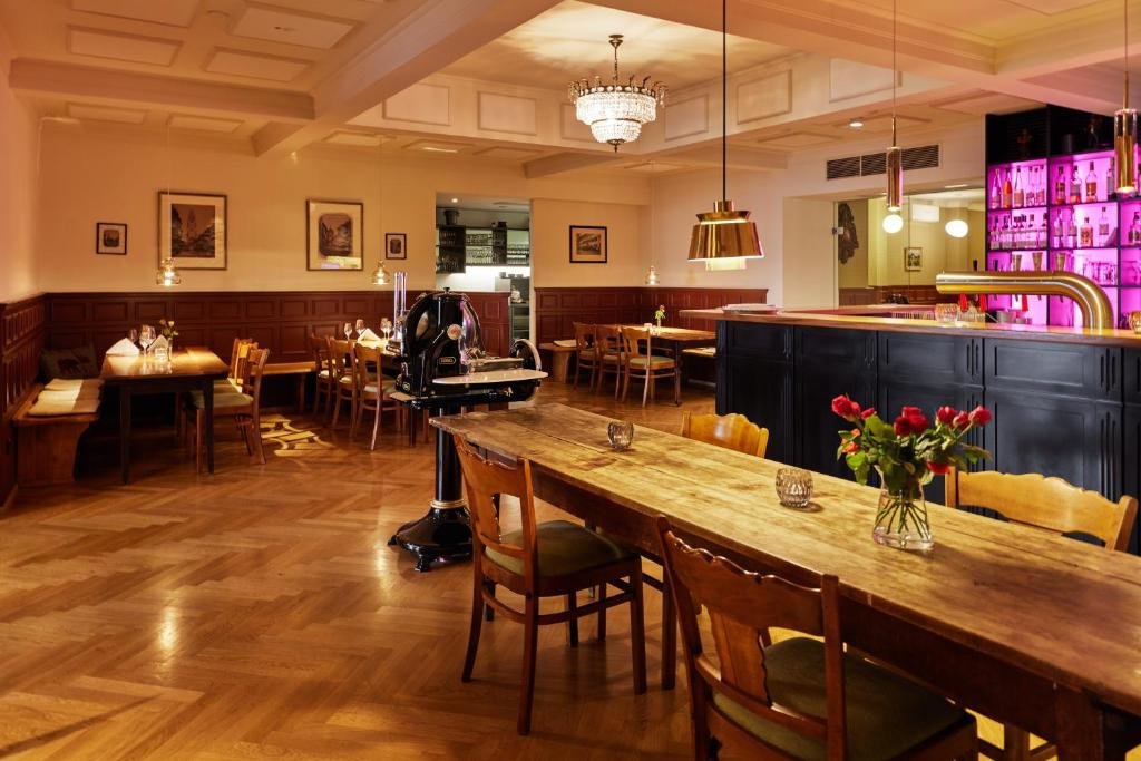 Roter Bären, Restaurant in Basel