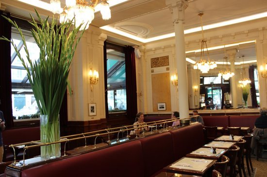 Les deux restaurant in Tokyo, Japan