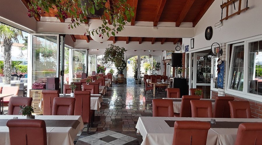 Da Giovanni restaurant in Cortina Vecchia