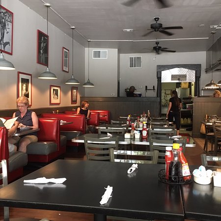 Handy and Hot, Restaurant in Charleston