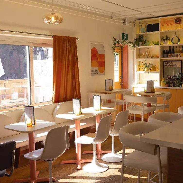 Simpl Things bar in Toronto