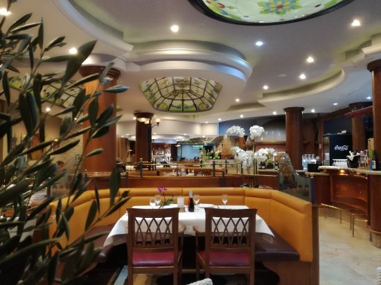 RISTORANTE Al Porto, Restaurant in Tokyo