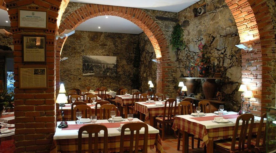 A Velha, Restaurant in Abrantes