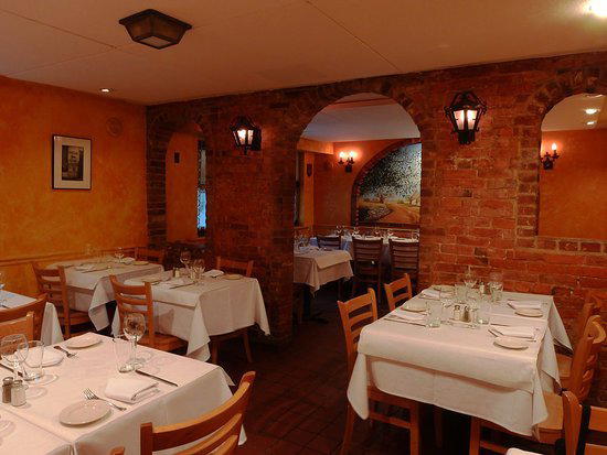 L'angolo restaurant in Osaka, Japan