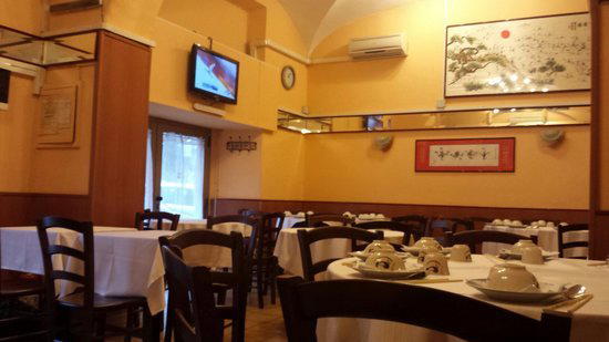Grand Dragon restaurant in Hangzhou, China