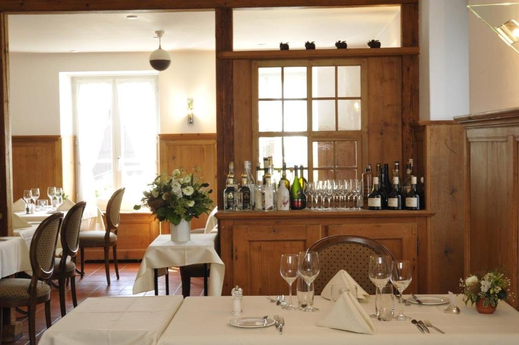 Auberge de la Croix Blanche restaurant in Villarepos