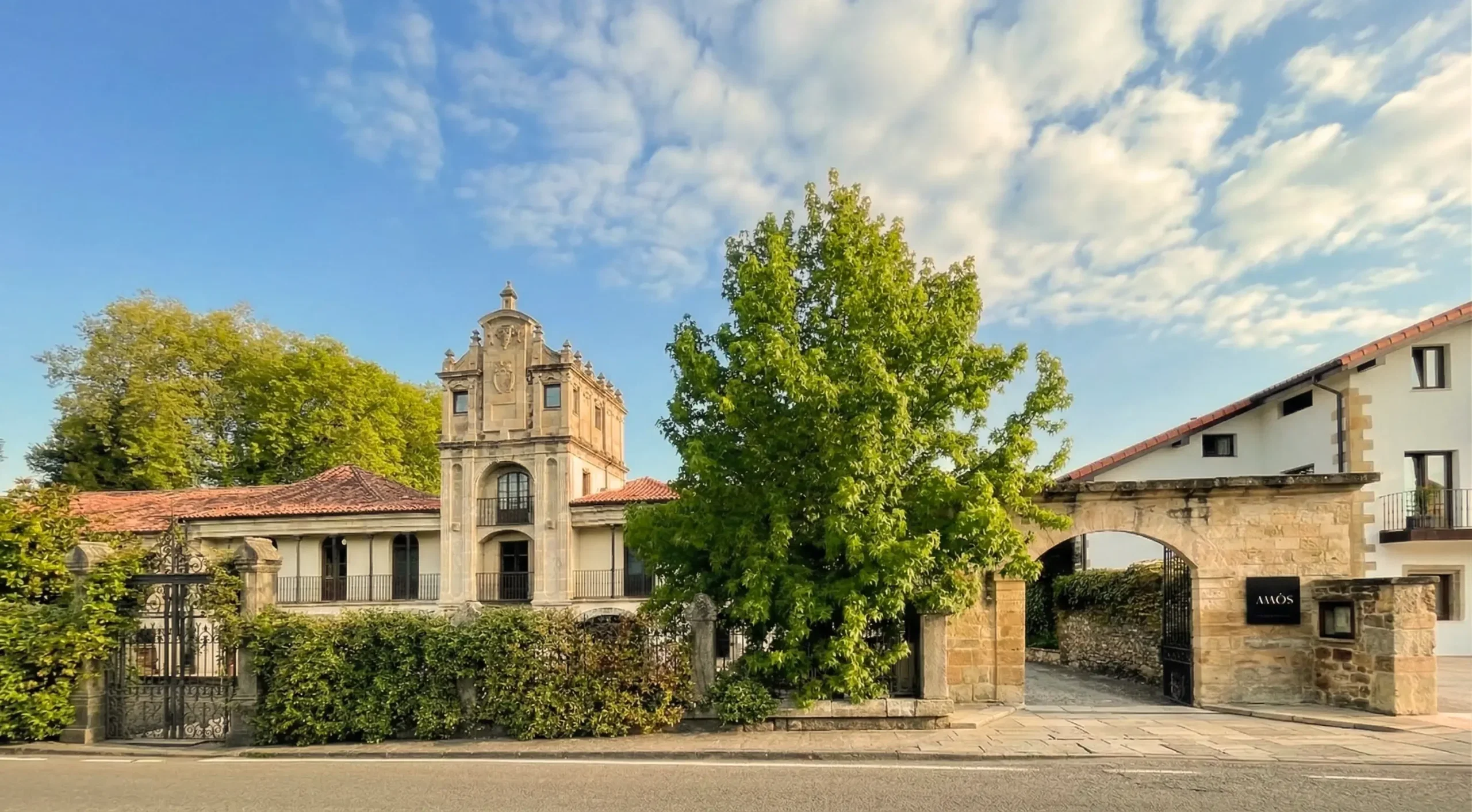 Cenador de Amós, Villaverde de Pontones, Spain