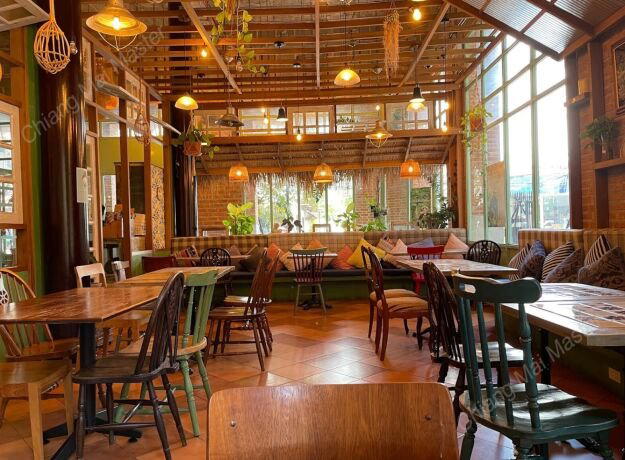 Tune In Garden restaurant in Chiang Mai, Thailand