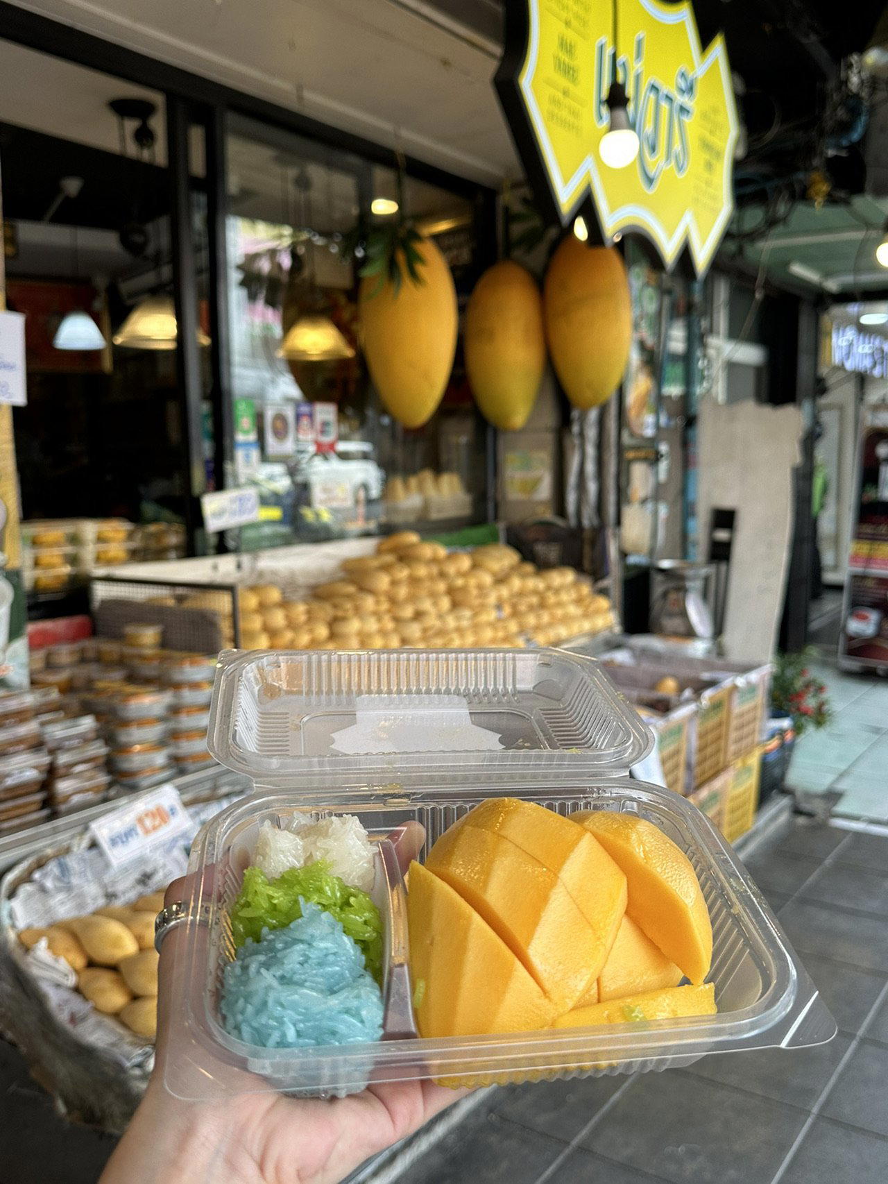 Mae Varee Sweet Sticky Rice with Mango, Bangkok, Thailand