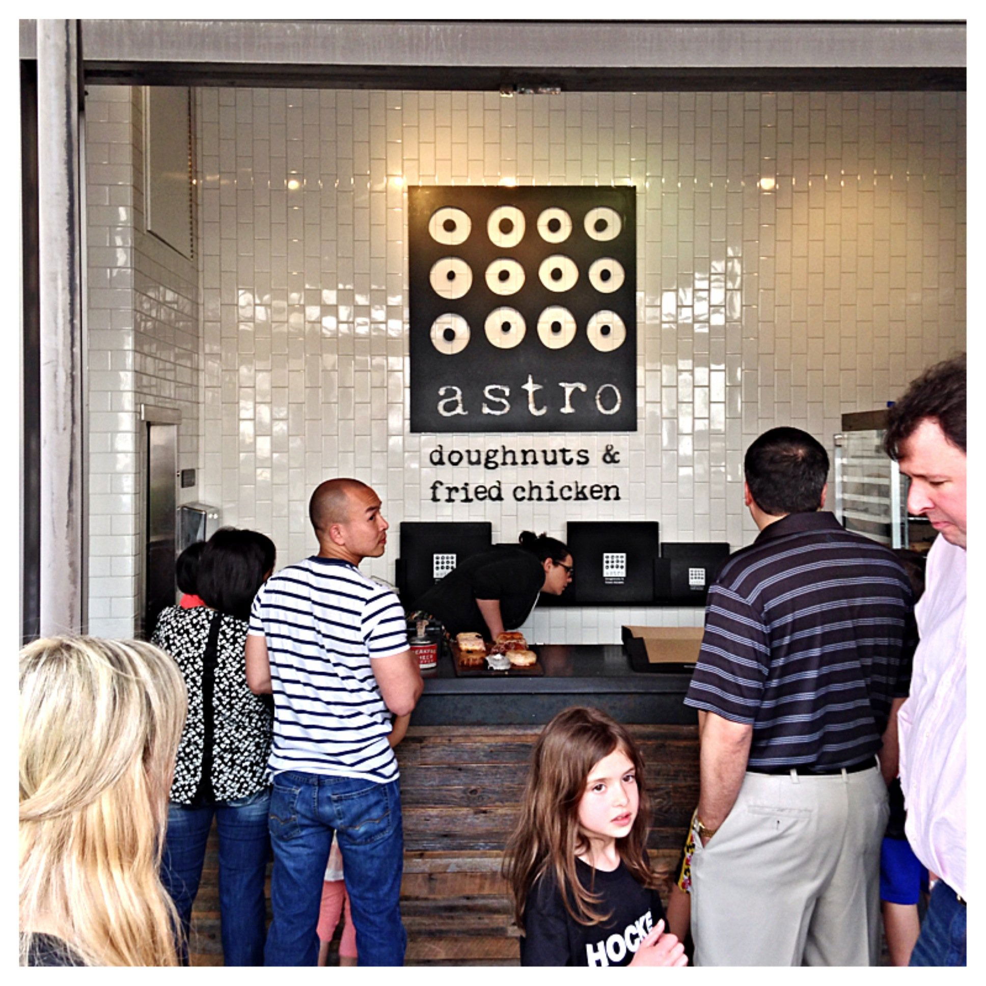 Astro Doughnuts & Fried Chicken, Restaurant in Washington DC