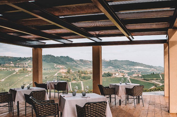 Borgo Sant'Anna, Restaurant in Monforte d'Alba