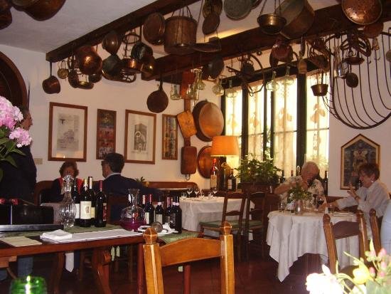 Buca di Sant'Antonio, Restaurant in Lucca