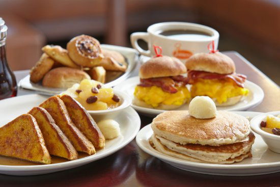 Juniors Restaurant and Bakery, Restaurant in New York City