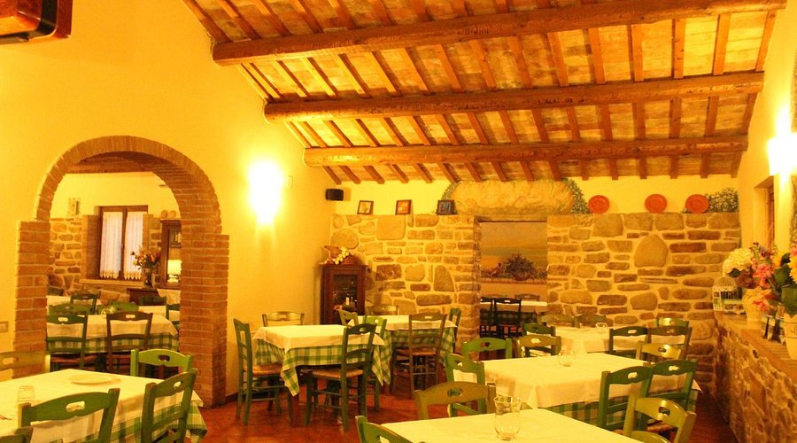 Une, Restaurant in Capodacqua