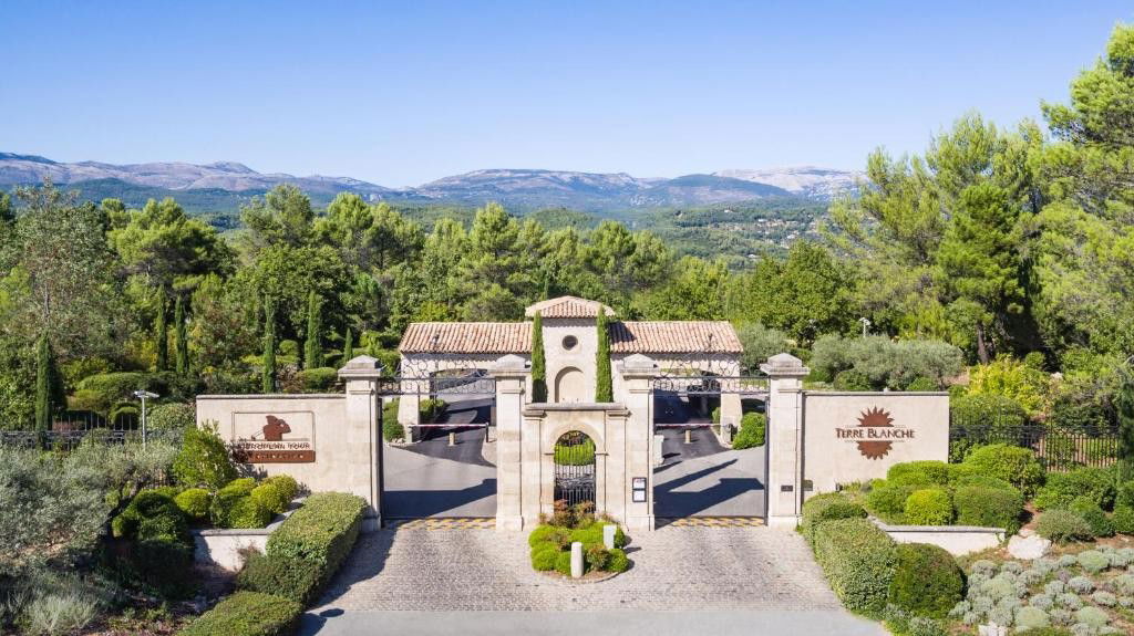 Terre Blanche, Hotel in Tourrettes