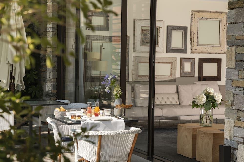 Casa Fantini/Lake Time restaurant in Pella, Italy