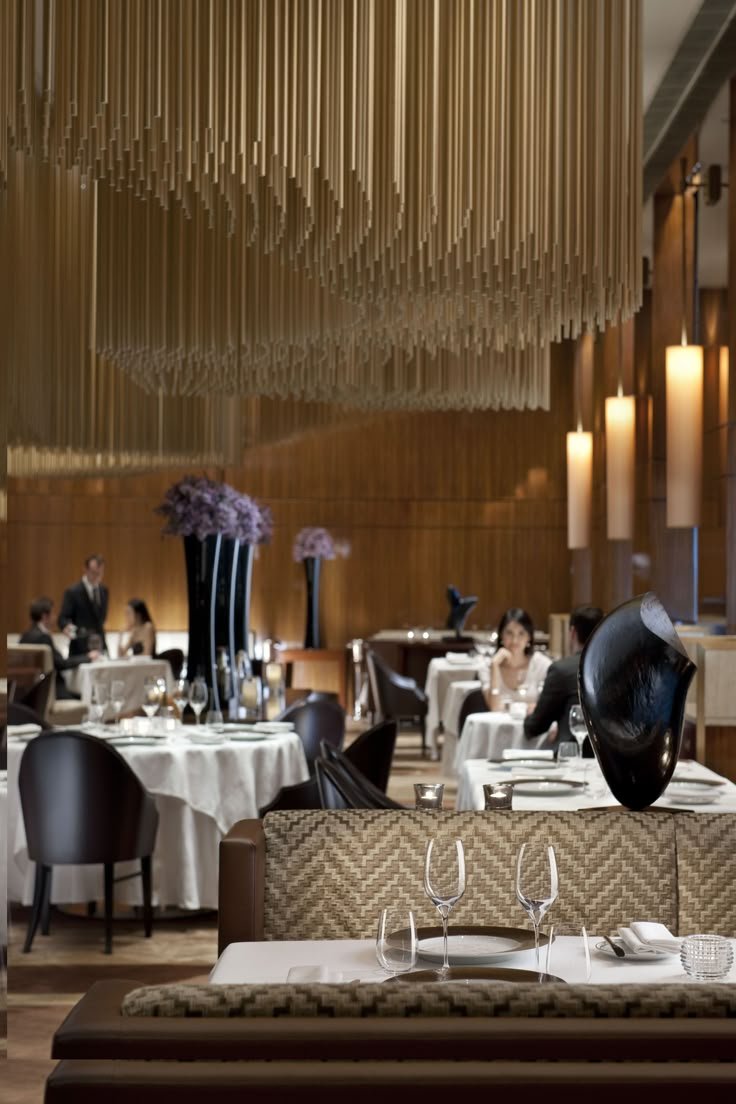 Amber restaurant in Hong Kong, Hong Kong