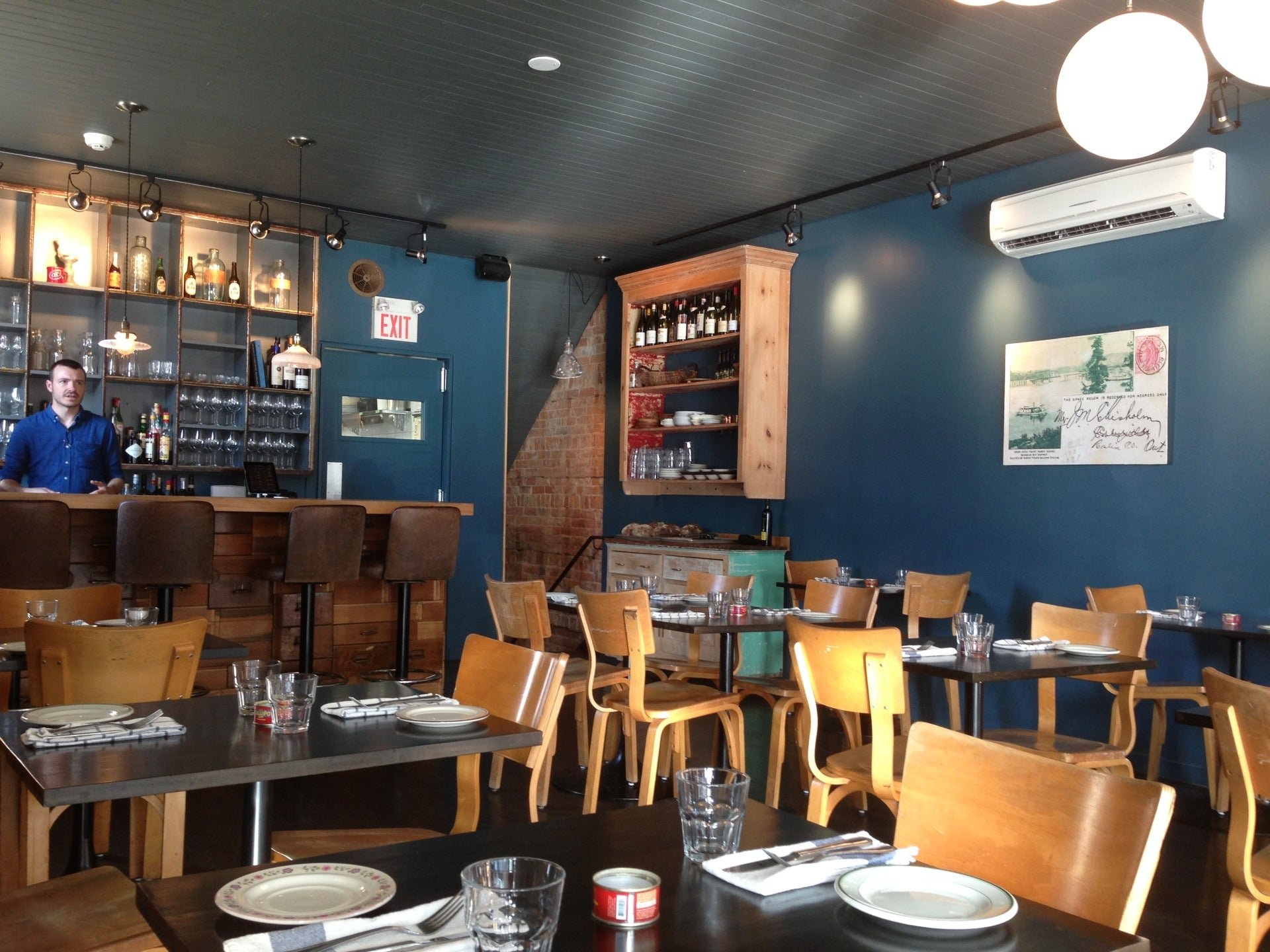 Actinolite, Restaurant in Toronto