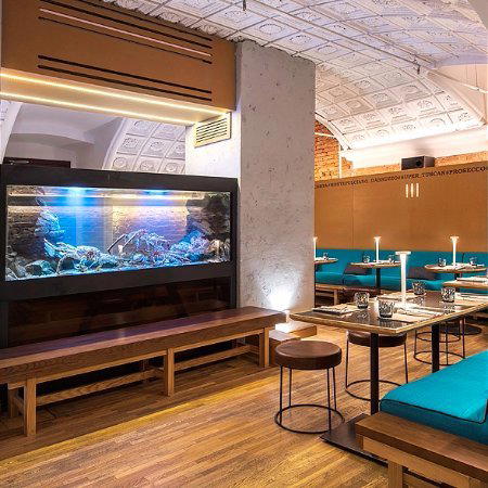 Wine and Crab, Moscow, Russia