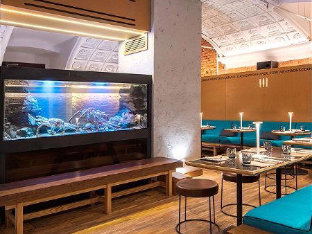 Wine and Crab, Moscow, Russia