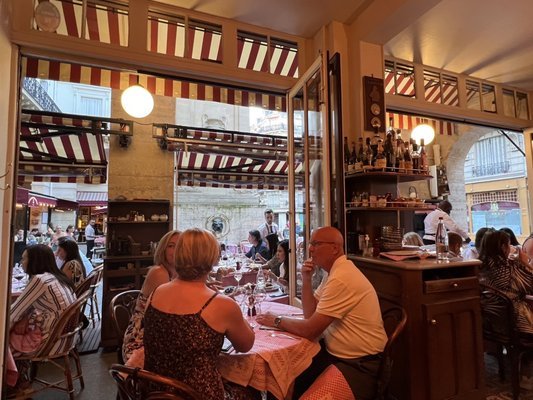 L'Ouzeri restaurant in Paris, France