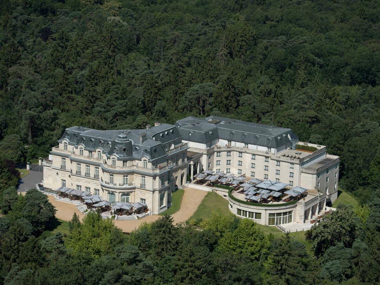Château Hôtel Mont Royal, La Chapelle-en-Serval, France