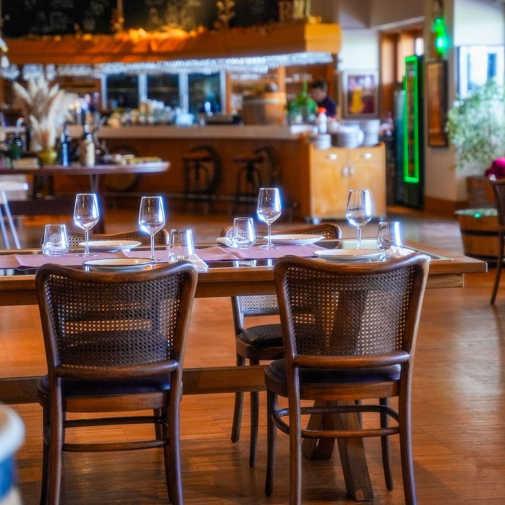 LA Mahzen, Restaurant in Izmir