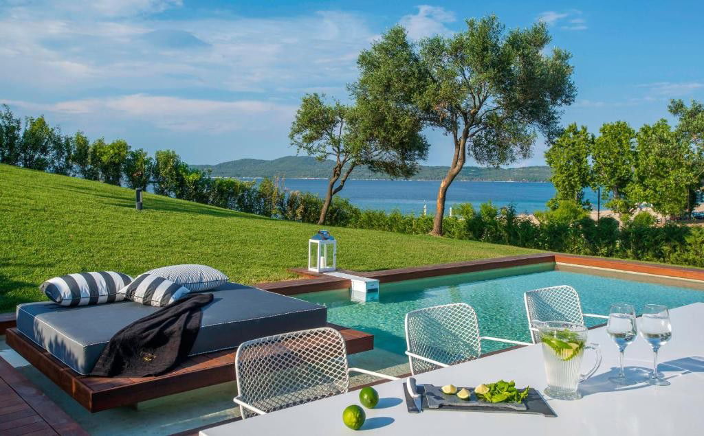 Avaton Luxury Beach Resort hotel in Halkidiki