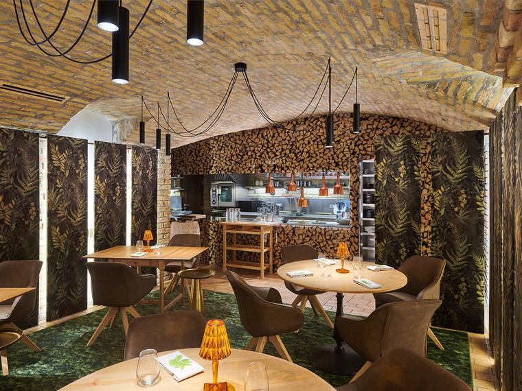 Platán Gourmet, Tata, Hungary