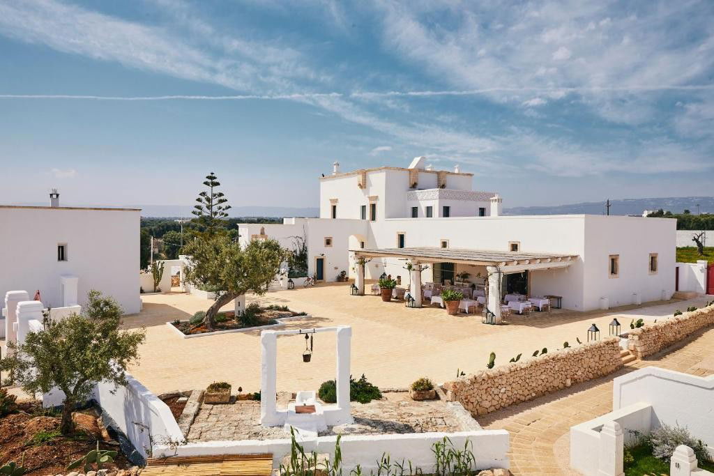 Masseria Calderisi hotel in Savelletri di Fasano, Italy