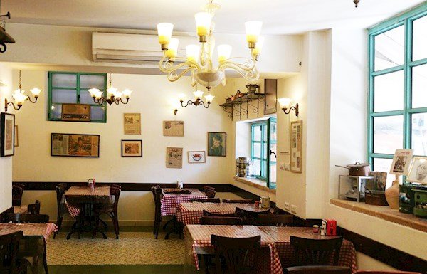 Azura, Restaurant in Toronto