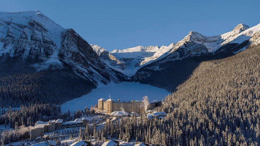 Fairmont Chateau Lake Louise hotel in Lake Louise, Canada