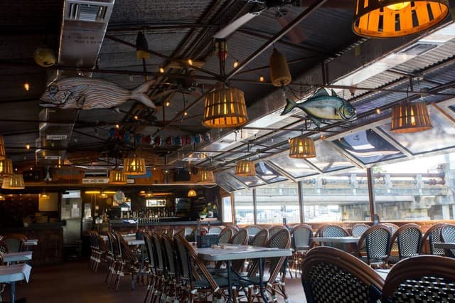 Rustic Inn Crabhouse restaurant in Fort Lauderdale, United States
