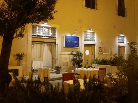 Antica Cucina 1983 restaurant in Barletta, Italy